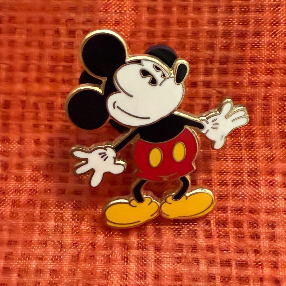 Disney Collectible Pin, 2002, Classic Mickey Mouse, ~ 1.25” X 1”